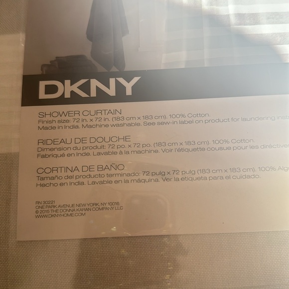 DKNY Gray /white Shower Curtain - Picture 4 of 6